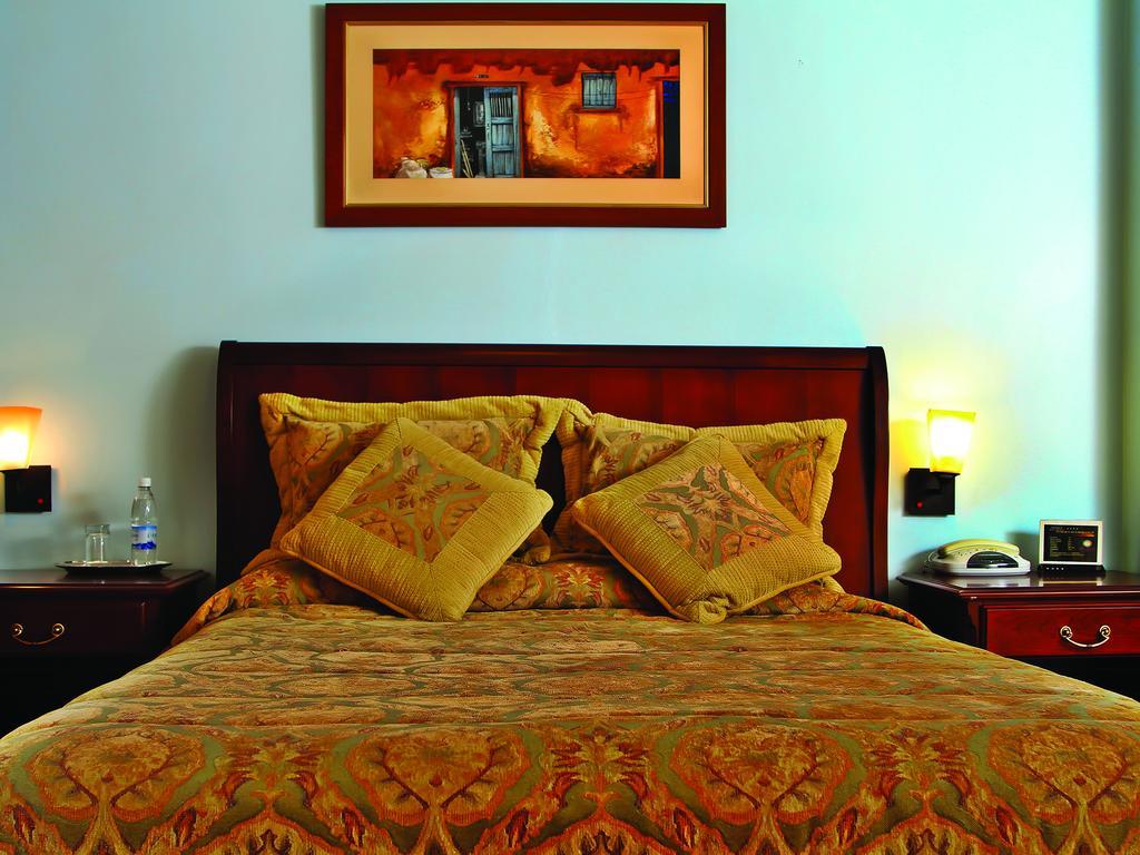 קואנקה Hotel Yanuncay מראה חיצוני תמונה